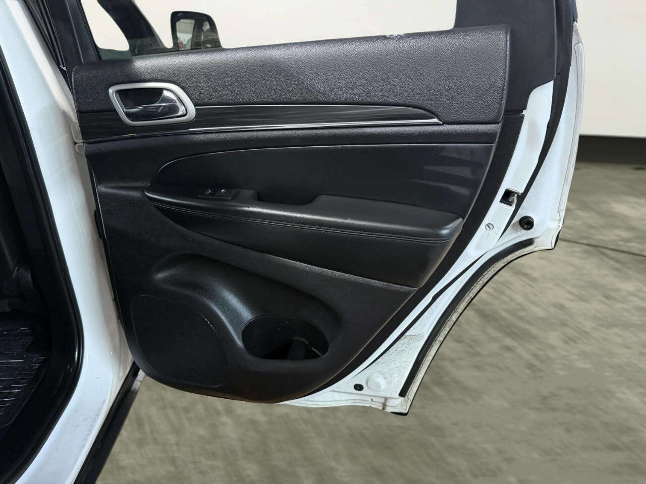 Used 2021 Jeep Grand Cherokee Limited image 24