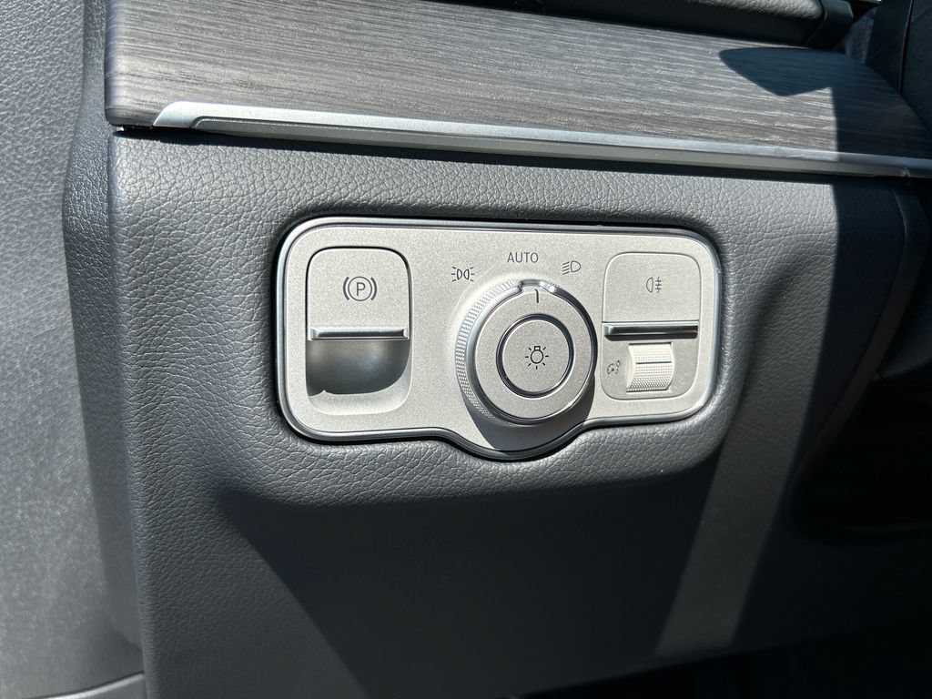 New 2026 Mercedes-Benz GLS 450 4MATIC image 14