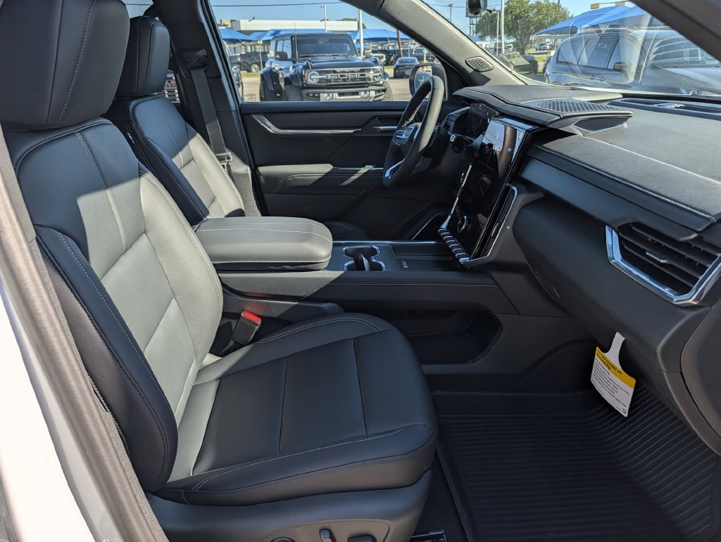 New 2027 GMC Acadia Elevation w/ Black Edition FWD image 32