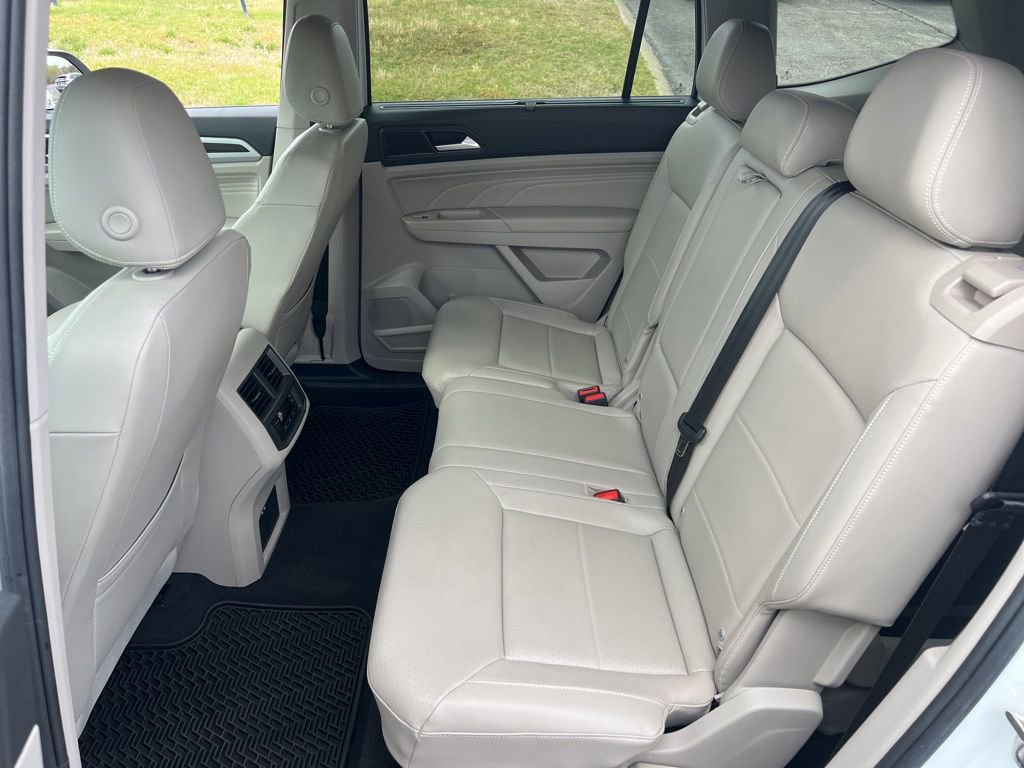 Used 2023 Volkswagen Atlas SE w/ Black Wheel Package image 25