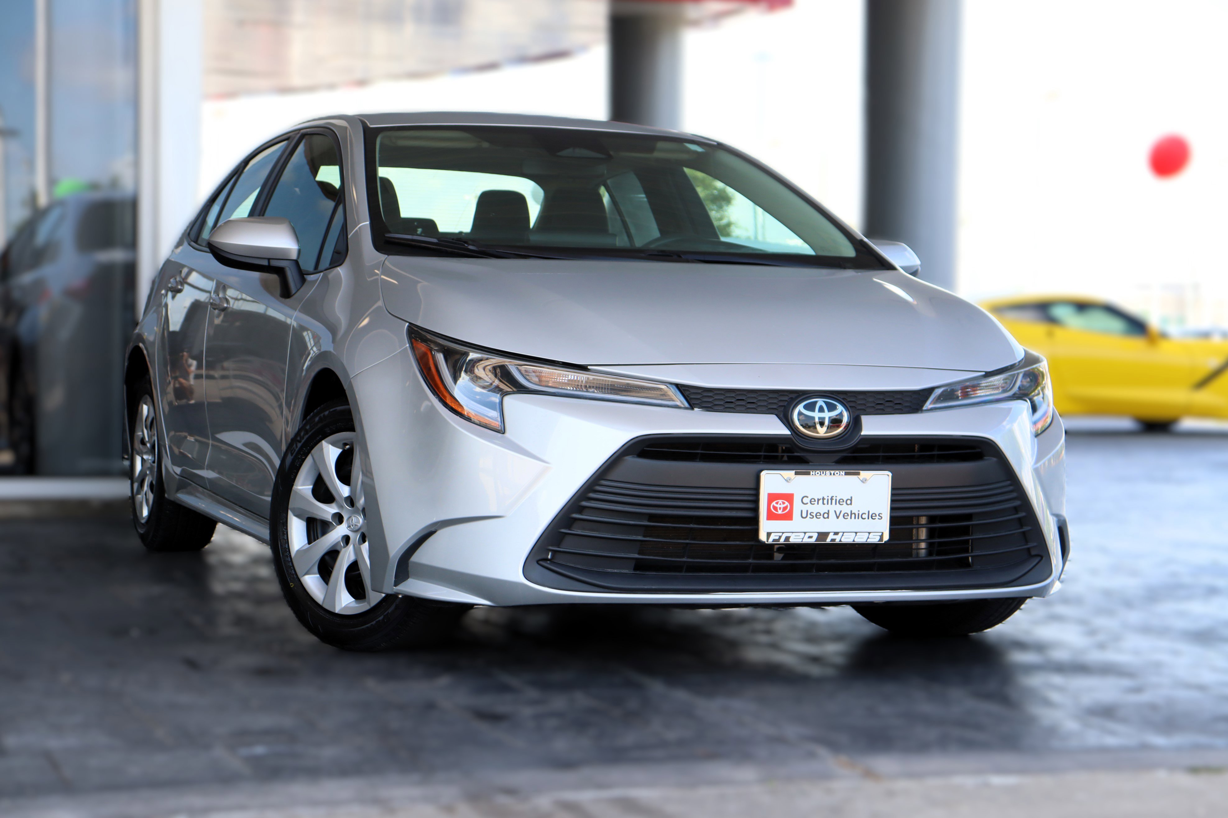 Used 2023 Toyota Corolla LE image 2