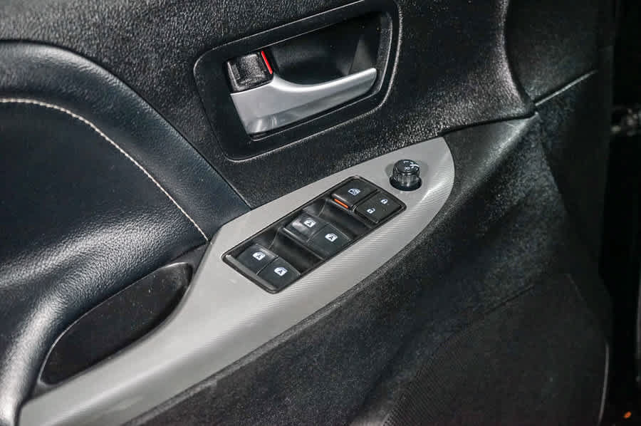 Used 2018 Toyota Sienna SE w/ Carpet Mat Package FWD image 23