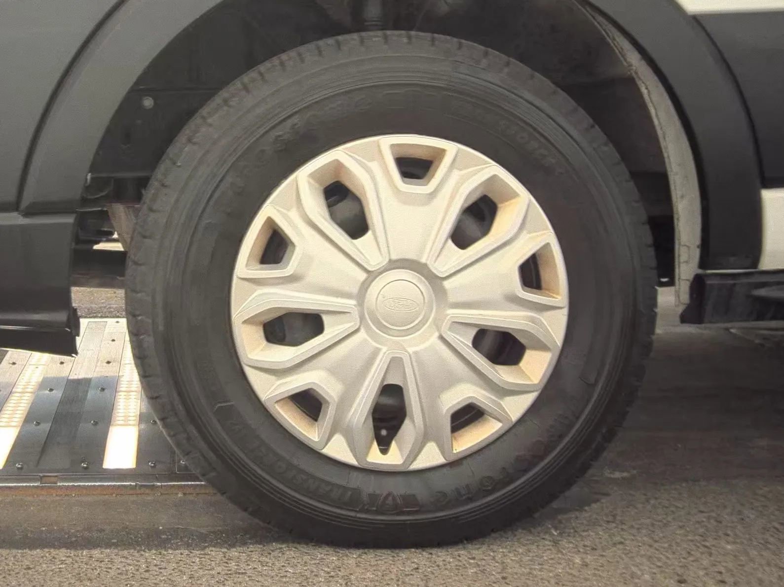 Used 2021 Ford Transit 350 Medium Roof RWD image 12