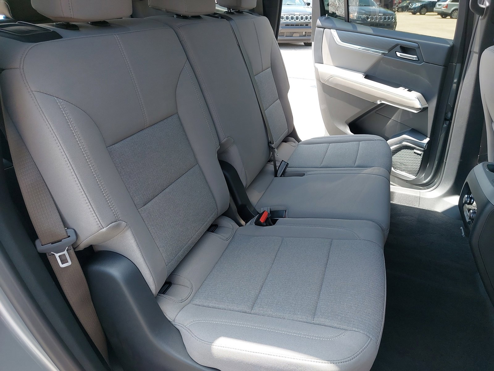 New 2025 GMC Acadia Elevation image 11