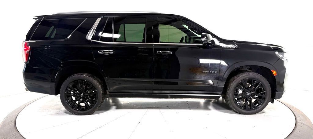 Used 2023 Chevrolet Tahoe High Country AWD/4WD image 3
