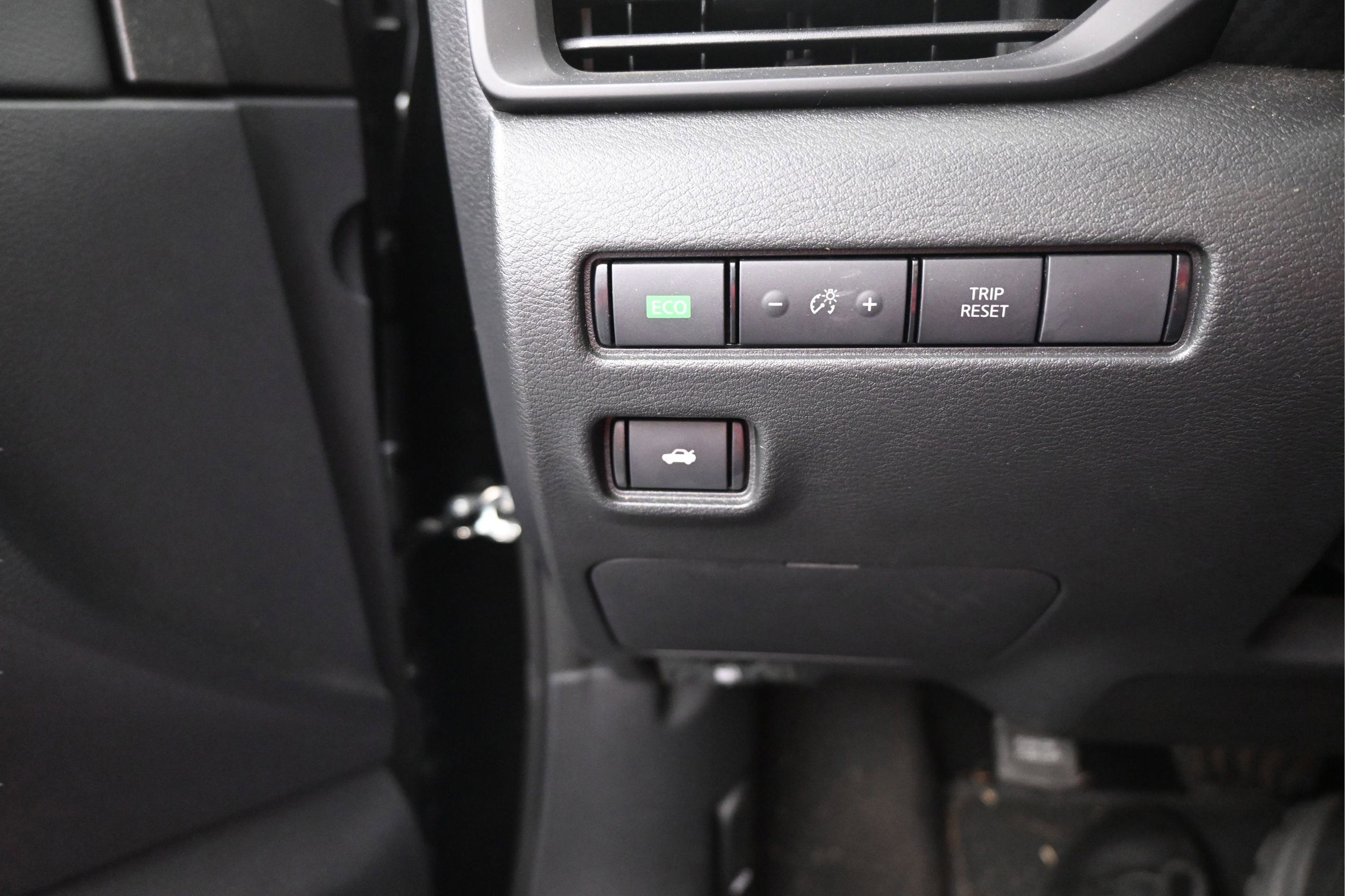 Used 2025 Nissan Sentra S FWD image 33