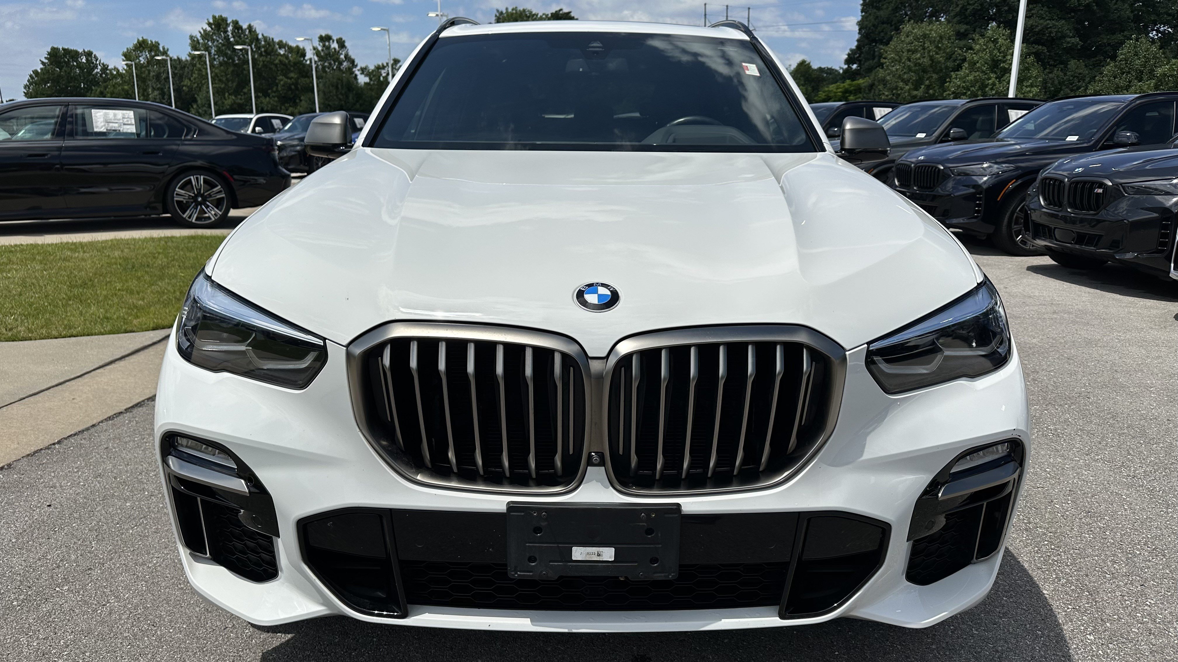 Used 2021 BMW X5 M50i w/ Premium Package AWD/4WD image 3