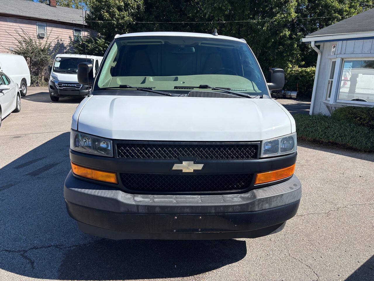 Used 2019 Chevrolet Express 2500 w/ Driver Convenience Package RWD image 8