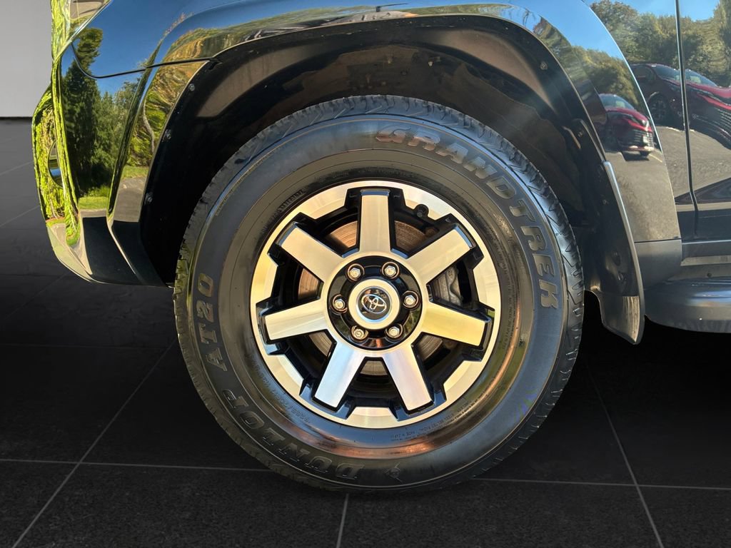 Used 2024 Toyota 4Runner TRD Off-Road Premium w/ Moonroof Package AWD/4WD image 9