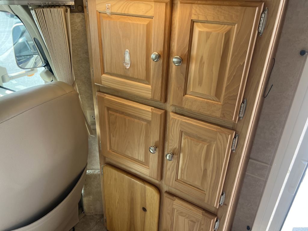 Used 2017 Ford E-450 and Econoline 450 Super Duty w/ Motorhome Prep Package image 30