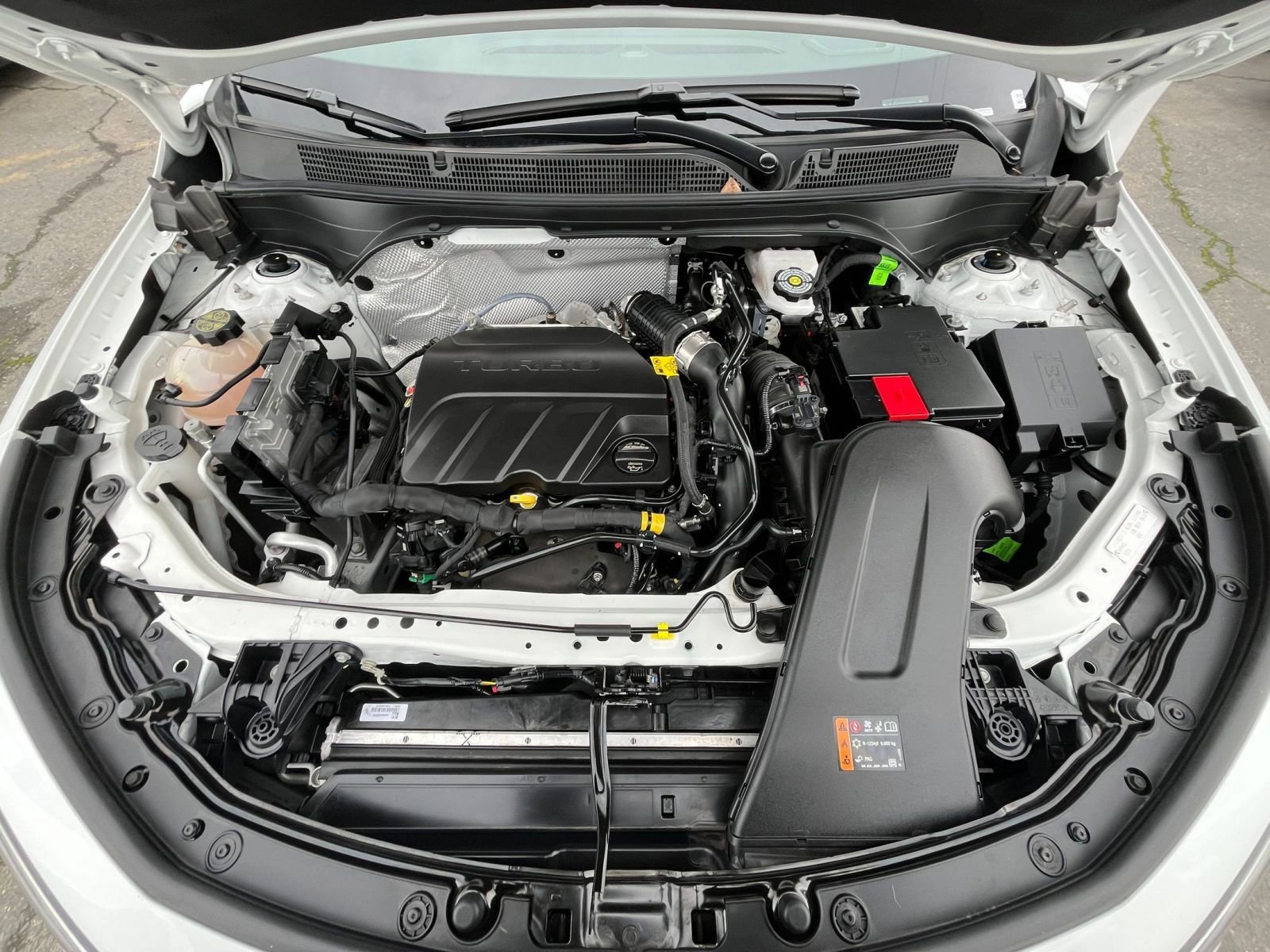 Used 2025 Buick Envista Sport Touring image 30