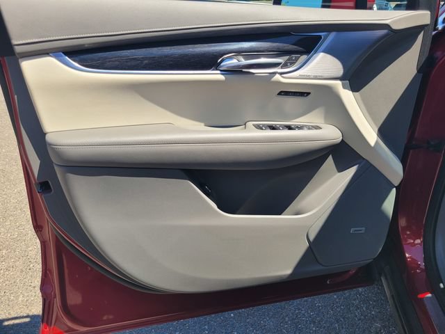 Used 2023 Cadillac XT6 Premium Luxury w/ Technology Package AWD/4WD image 16