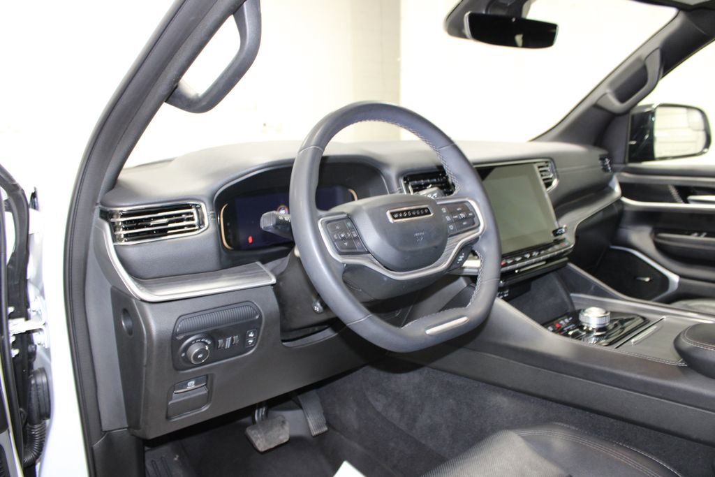 Used 2023 Jeep Wagoneer Series II image 17