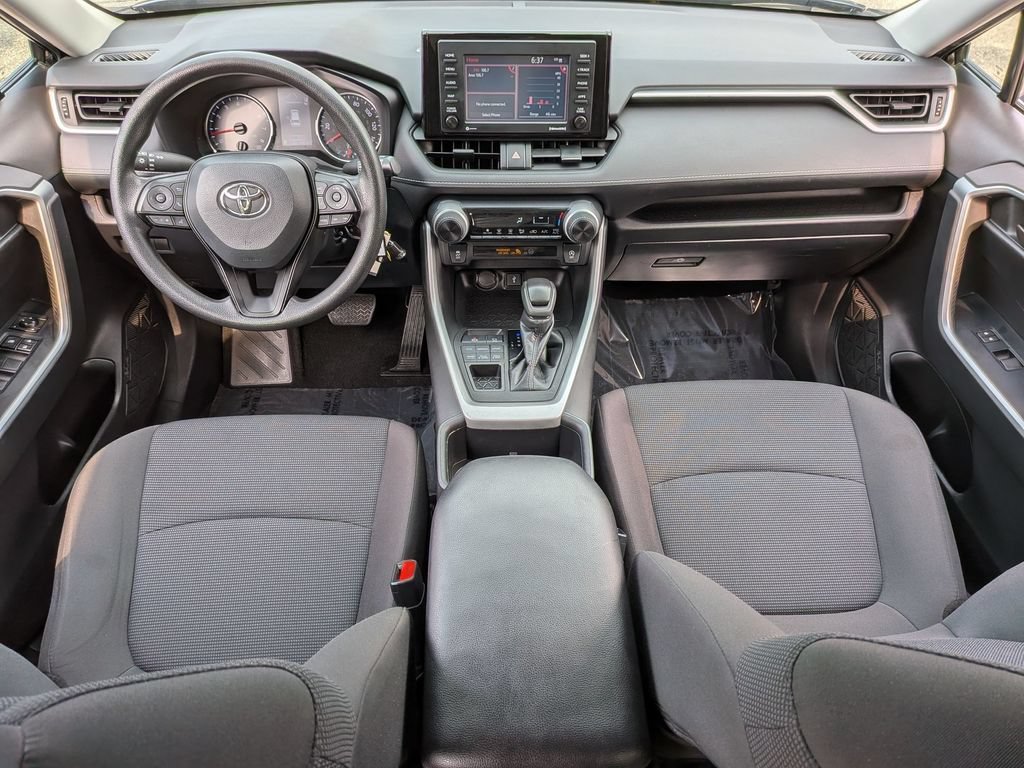 Used 2022 Toyota RAV4 LE AWD/4WD image 5