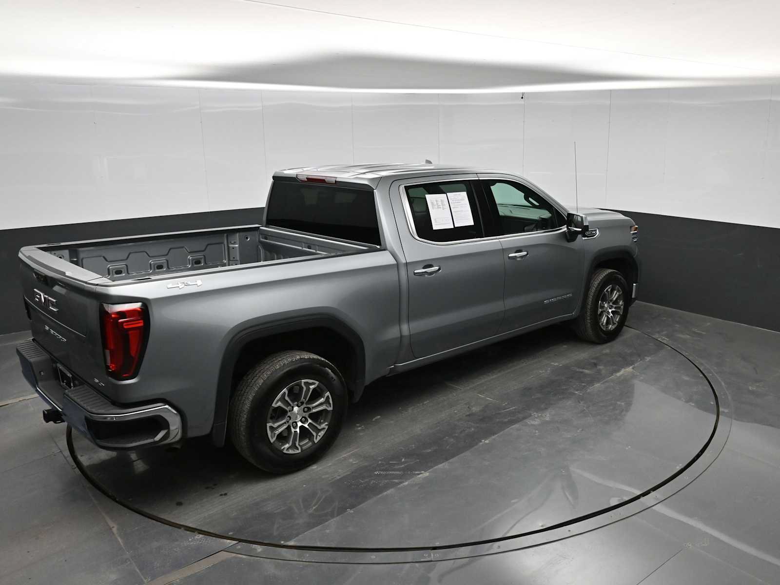 Used 2026 GMC Sierra 1500 SLT AWD/4WD image 36