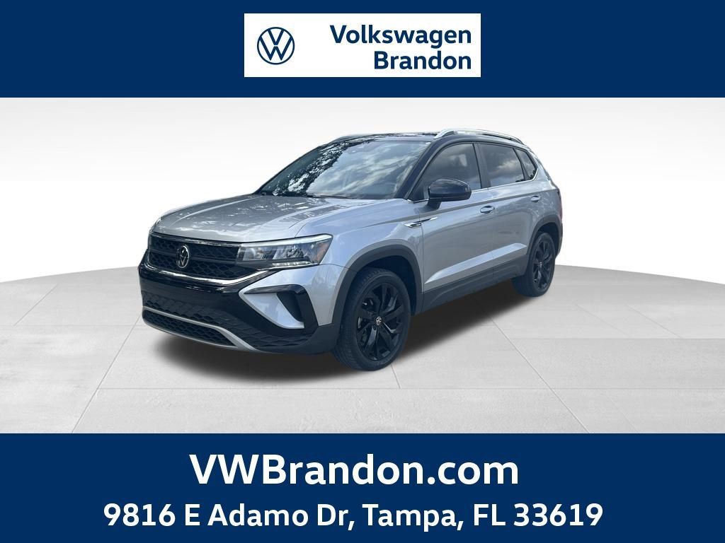Used 2023 Volkswagen Taos SE w/ Black Wheel Package