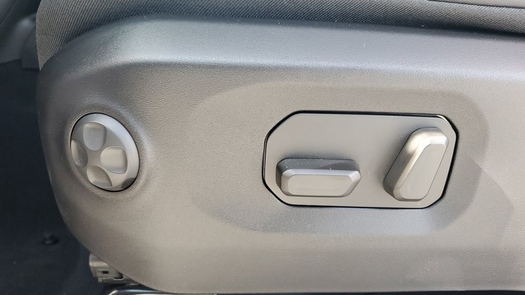 New 2026 Jeep Wrangler Unlimited Rubicon w/ Safety Group image 24