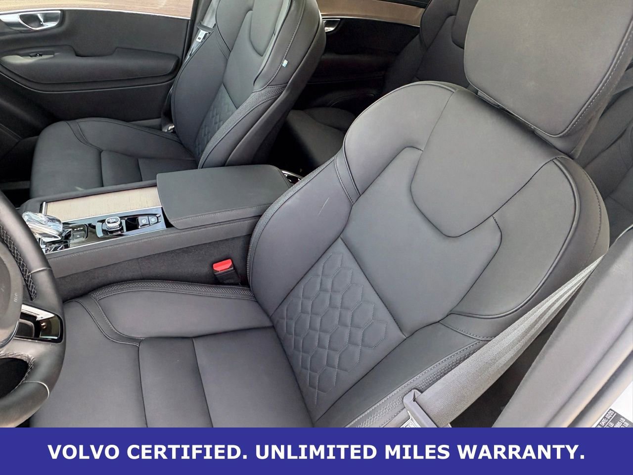 Certified 2025 Volvo XC90 B6 Plus image 31