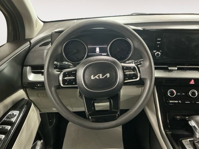 Used 2024 Kia Carnival LX image 13