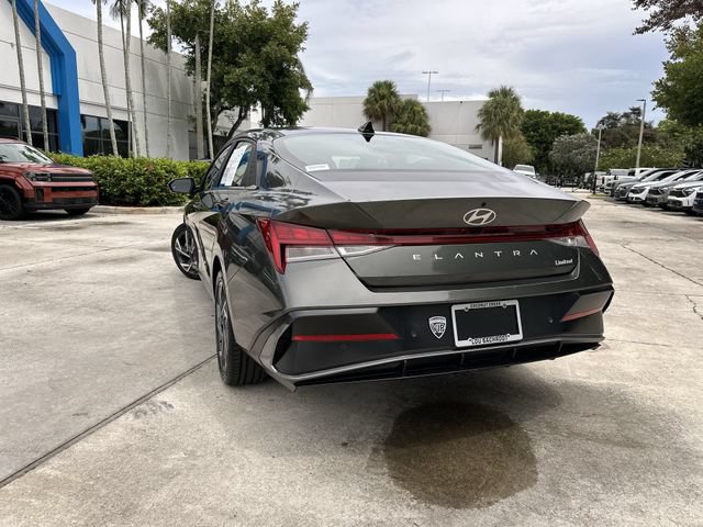 Used 2024 Hyundai Elantra Limited FWD image 12