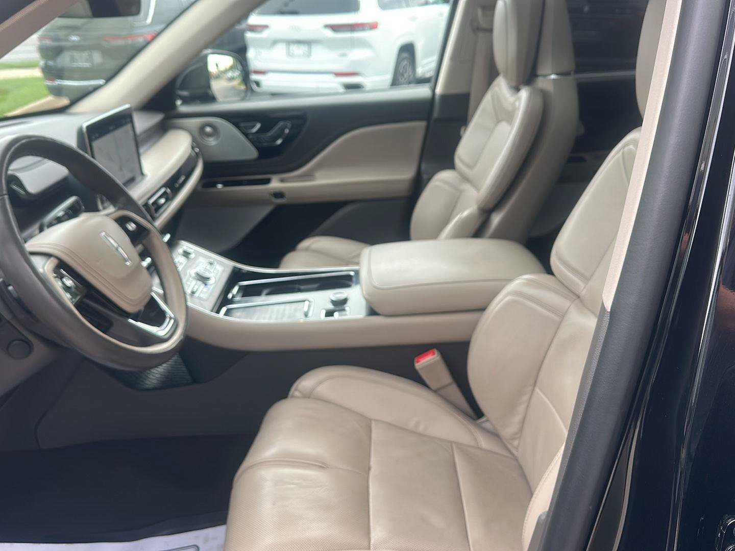 Used 2021 Lincoln Aviator Reserve w/ Equipment Group 208A AWD/4WD image 27