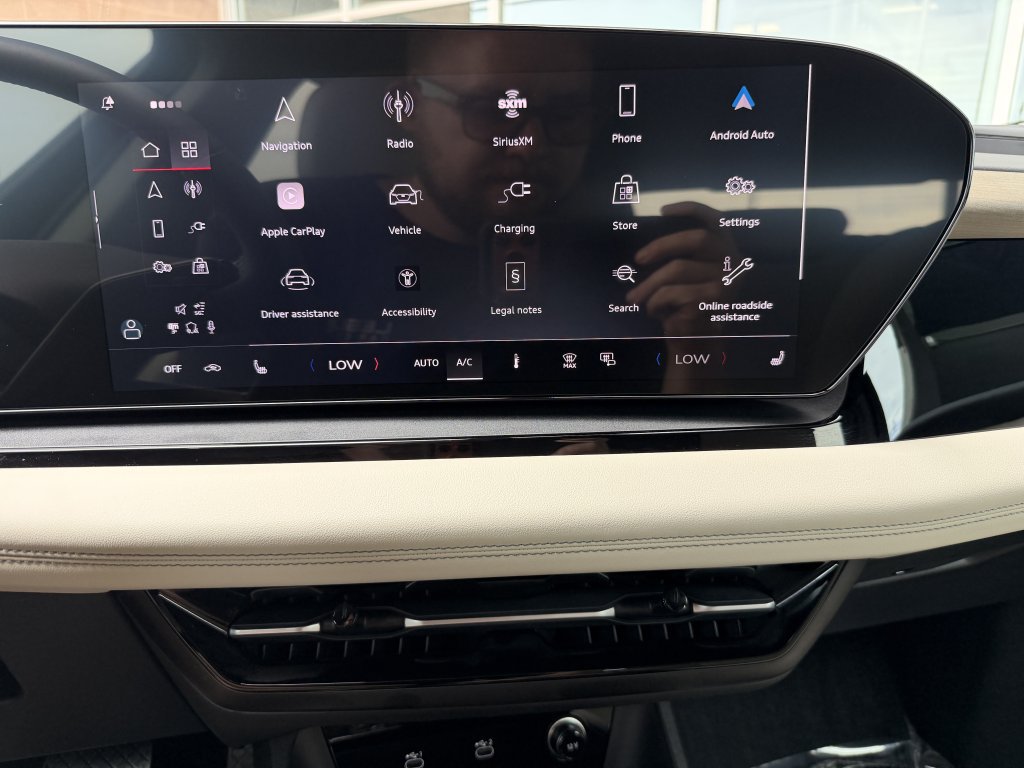 Used 2025 Audi Q6 e-tron Premium RWD image 20
