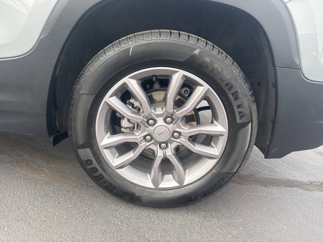 Used 2024 GMC Terrain SLT image 25