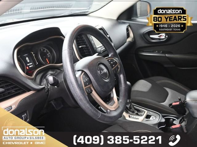 Used 2016 Jeep Cherokee Sport image 7