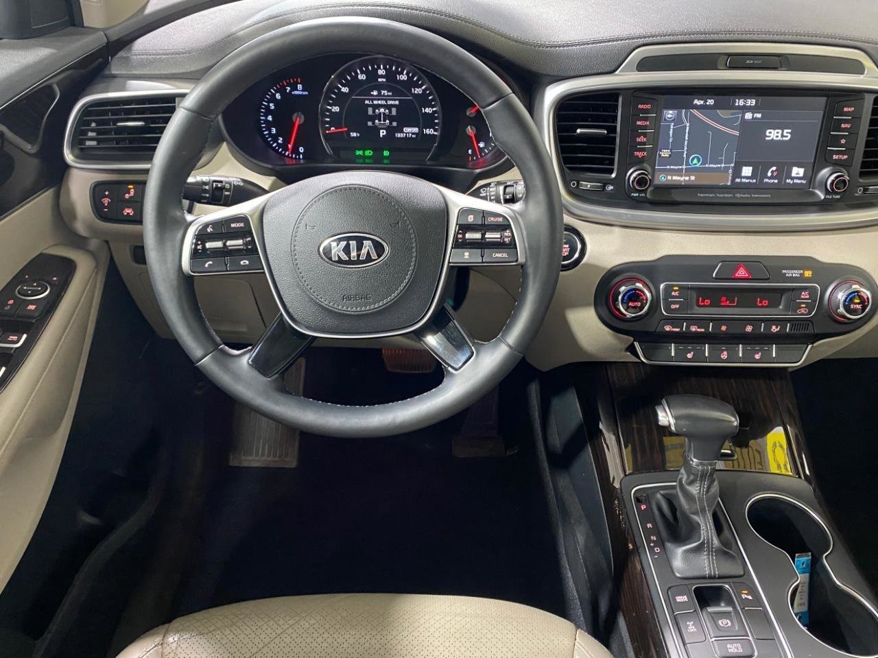 Used 2019 Kia Sorento EX w/ EX Touring Package AWD/4WD image 13