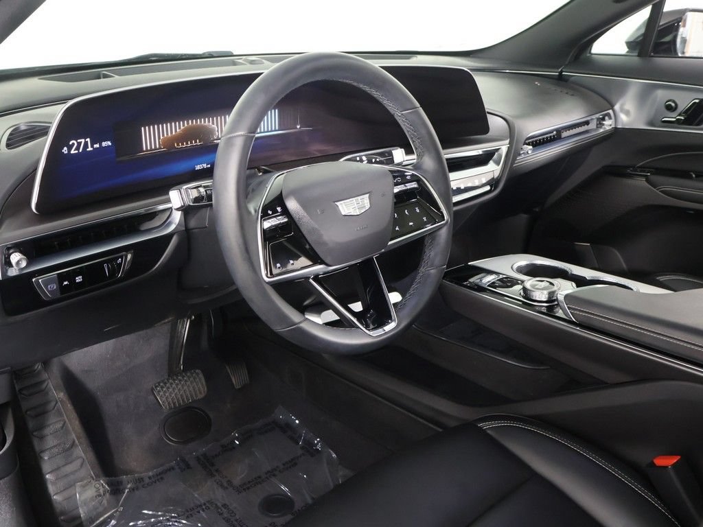 Used 2024 Cadillac Lyriq Tech RWD image 29