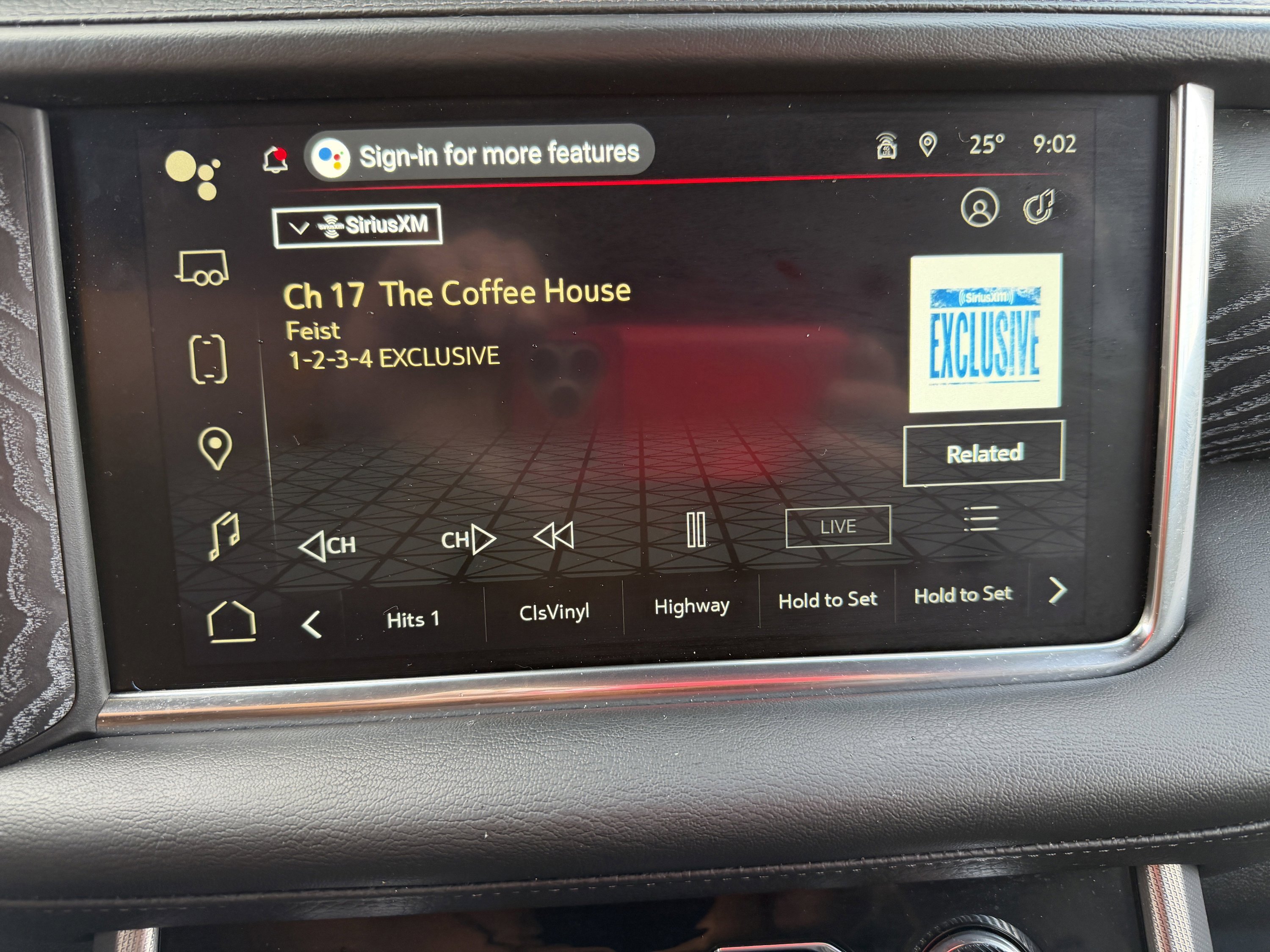 Used 2024 GMC Yukon XL Denali w/ Advanced Technology Package image 19