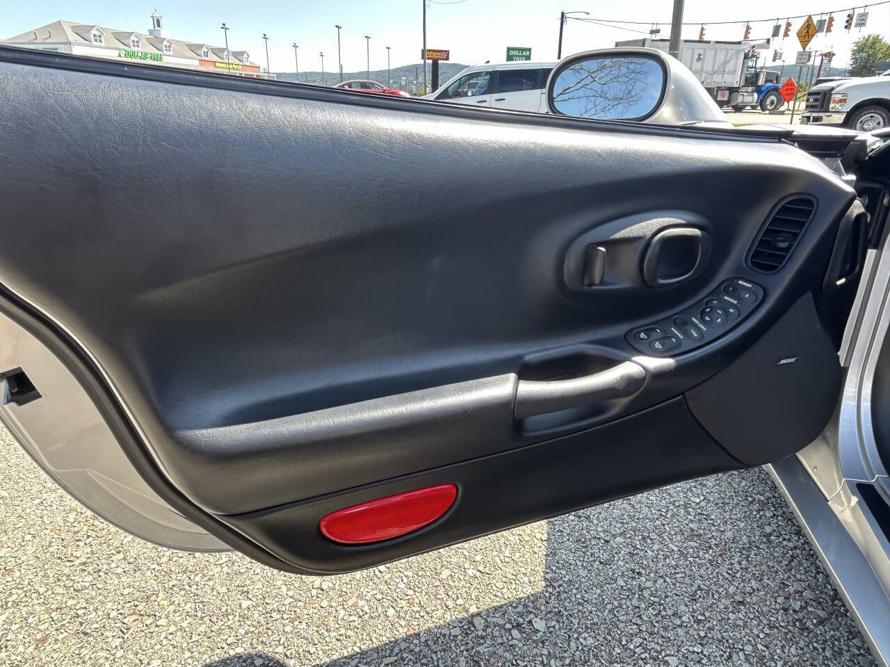 Used 2002 Chevrolet Corvette Convertible w/ Preferred Equipment Group2 image 23