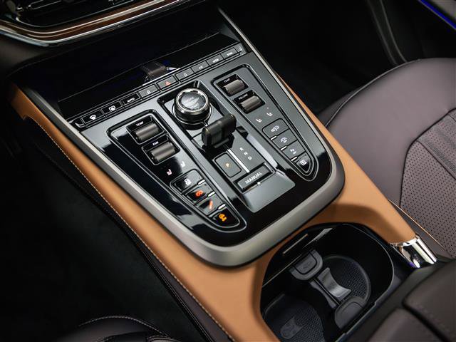 New 2026 Aston Martin DBX 707 AWD/4WD image 9