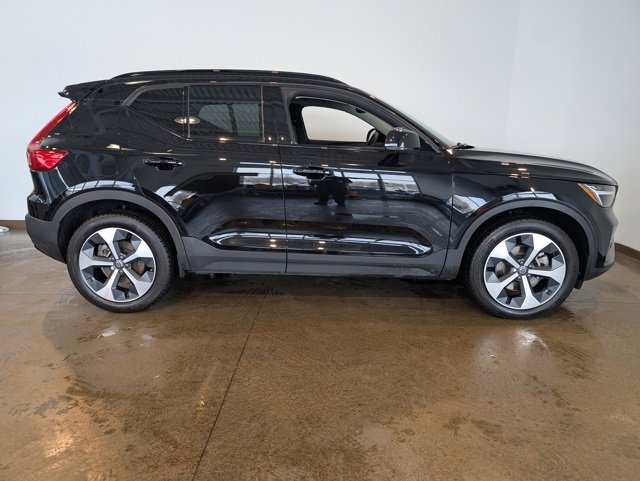 Used 2023 Volvo XC40 B5 Plus w/ Protection Package Premier image 6