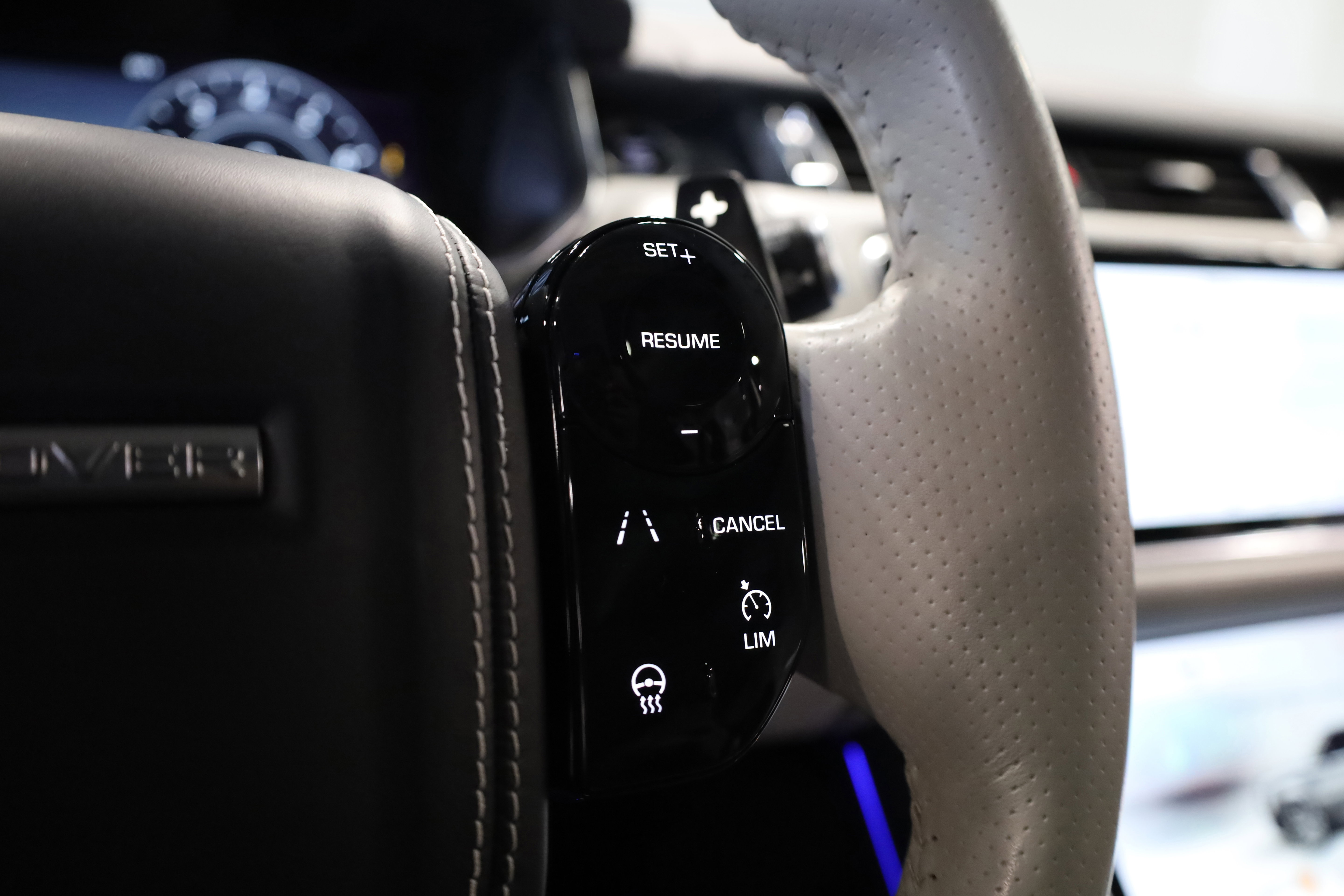 Used 2022 Land Rover Range Rover Sport SVR Carbon Edition image 22