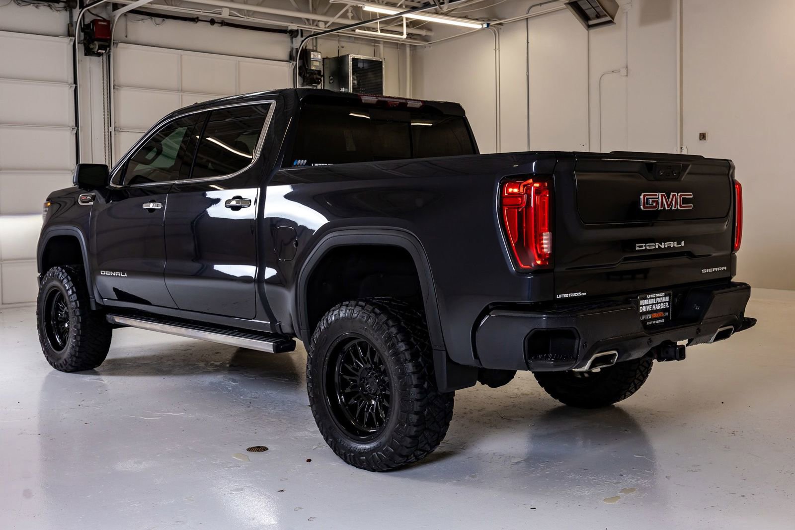 Used 2023 GMC Sierra 1500 Denali AWD/4WD image 7
