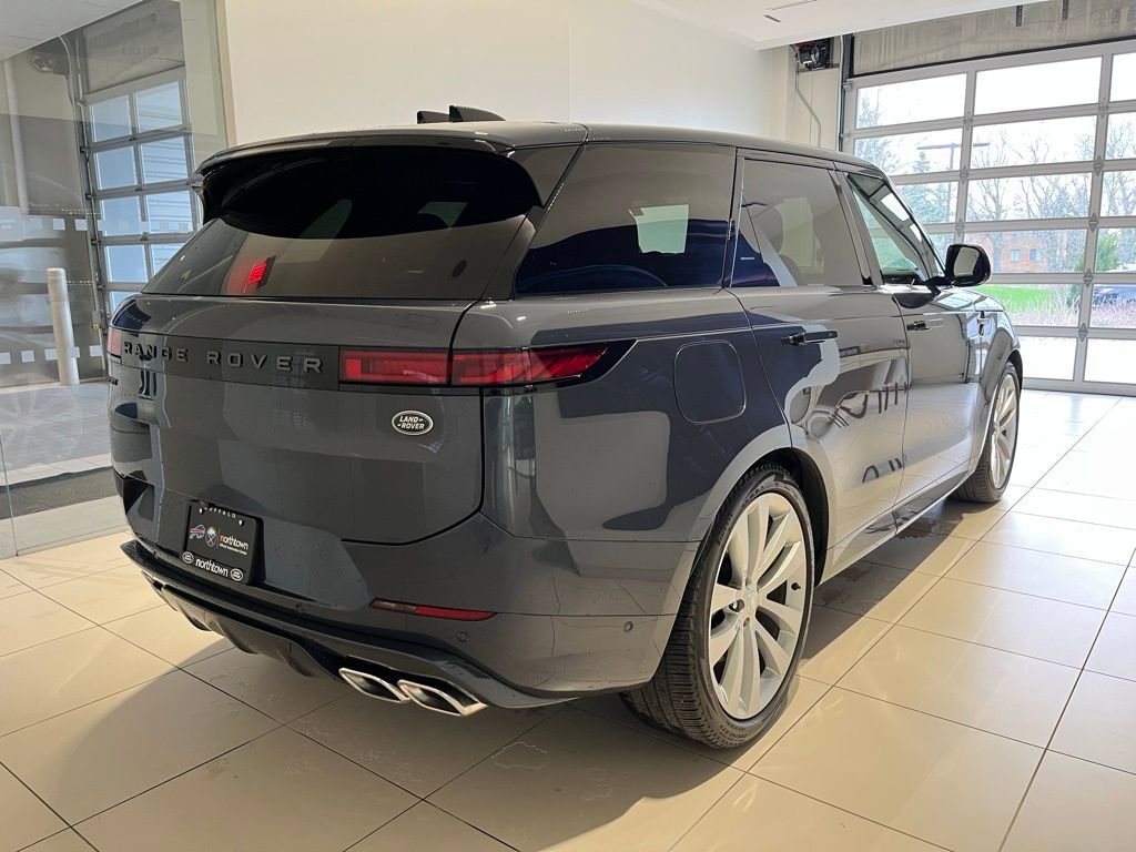 Used 2023 Land Rover Range Rover Sport First Edition image 9