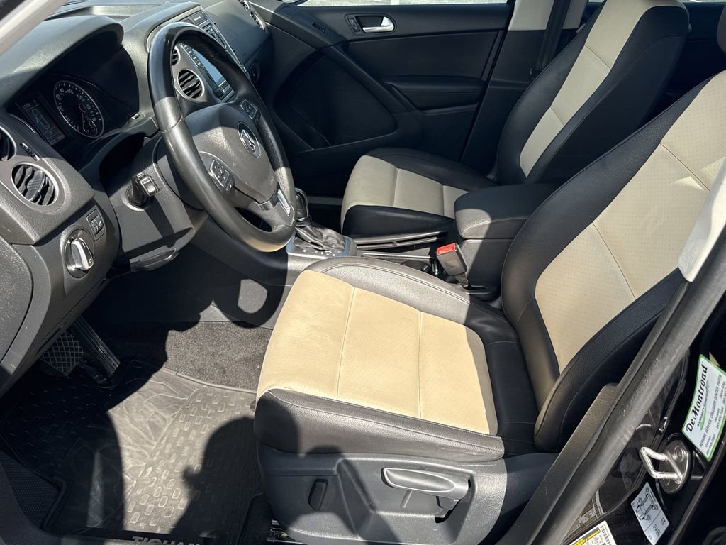 Used 2017 Volkswagen Tiguan S image 11