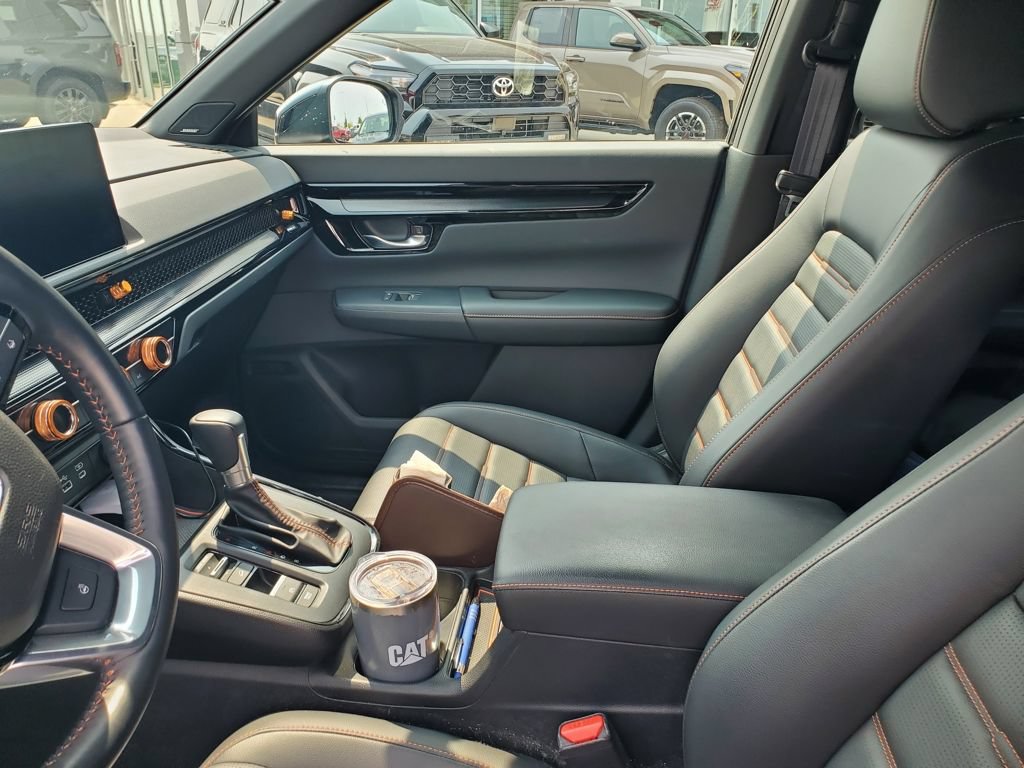Used 2025 Honda CR-V Sport Touring image 8