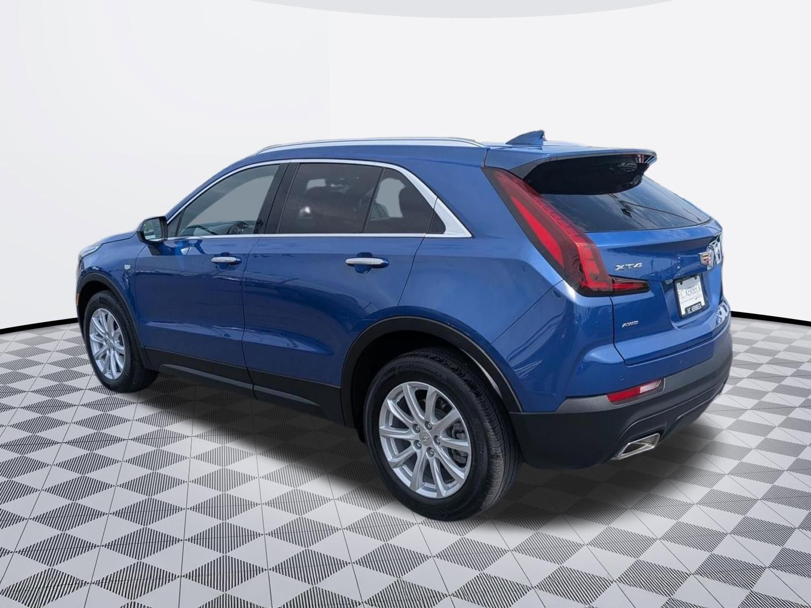 Certified 2023 Cadillac XT4 Luxury w/ Cold Weather Package AWD/4WD image 8