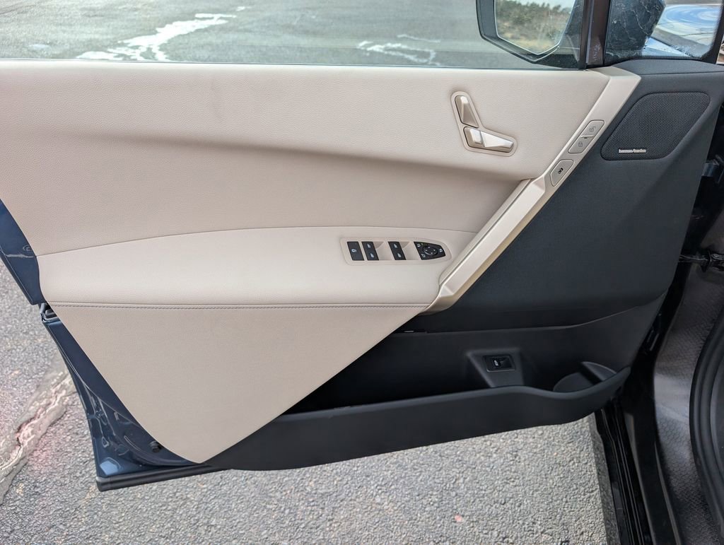 New 2026 BMW iX xDrive45 w/ Premium Package image 11