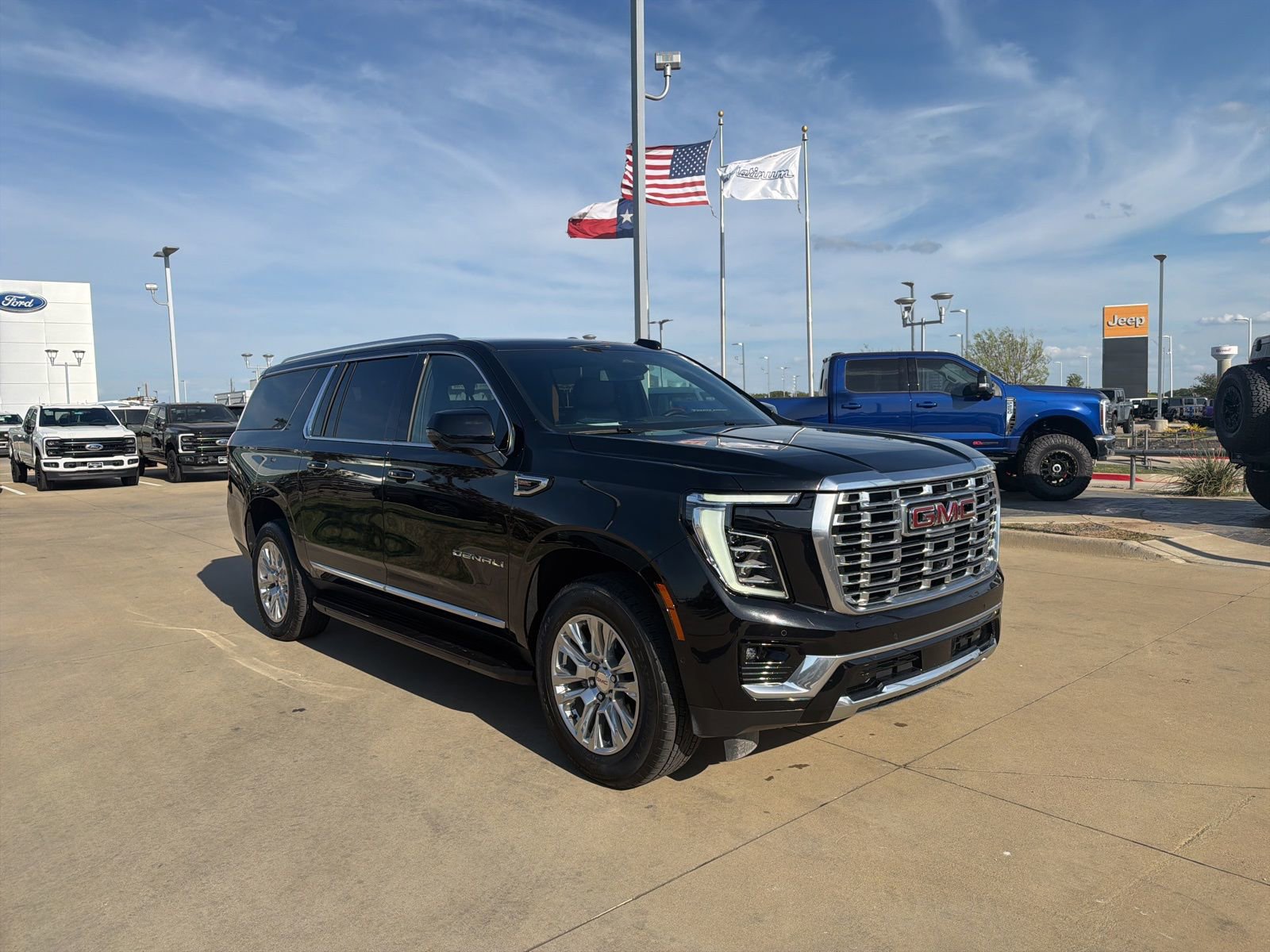 Used 2025 GMC Yukon XL Denali image 8