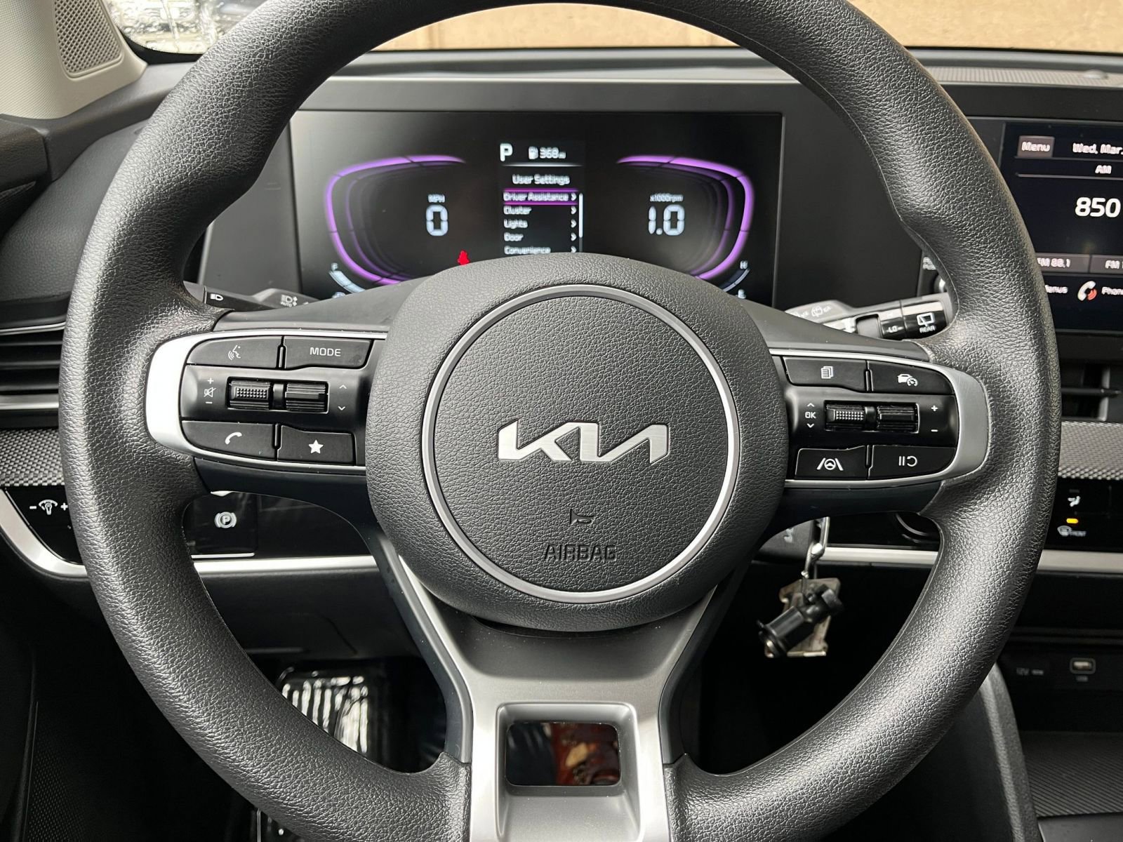 Used 2025 Kia Sportage LX image 28