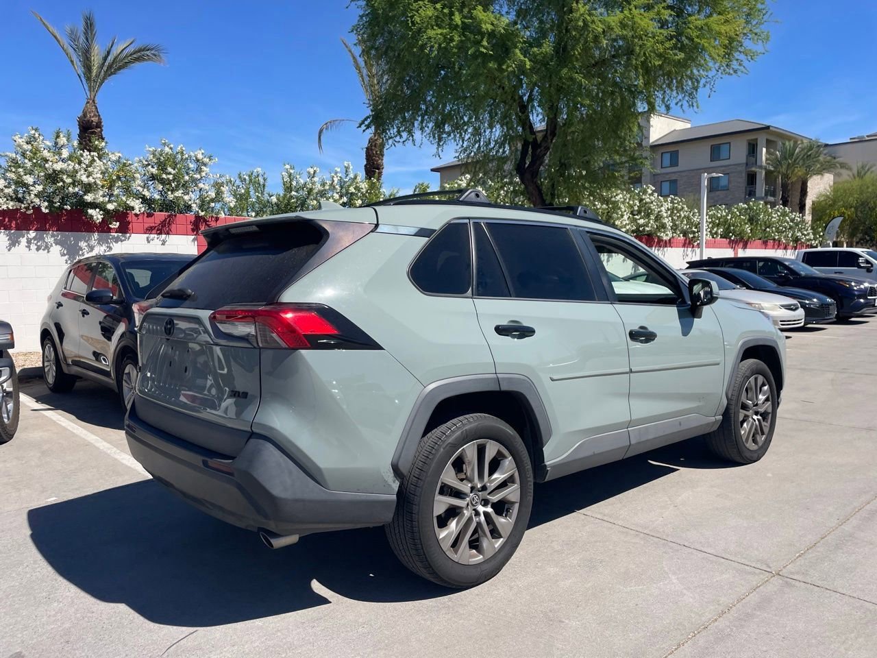 Used 2021 Toyota RAV4 XLE Premium image 2