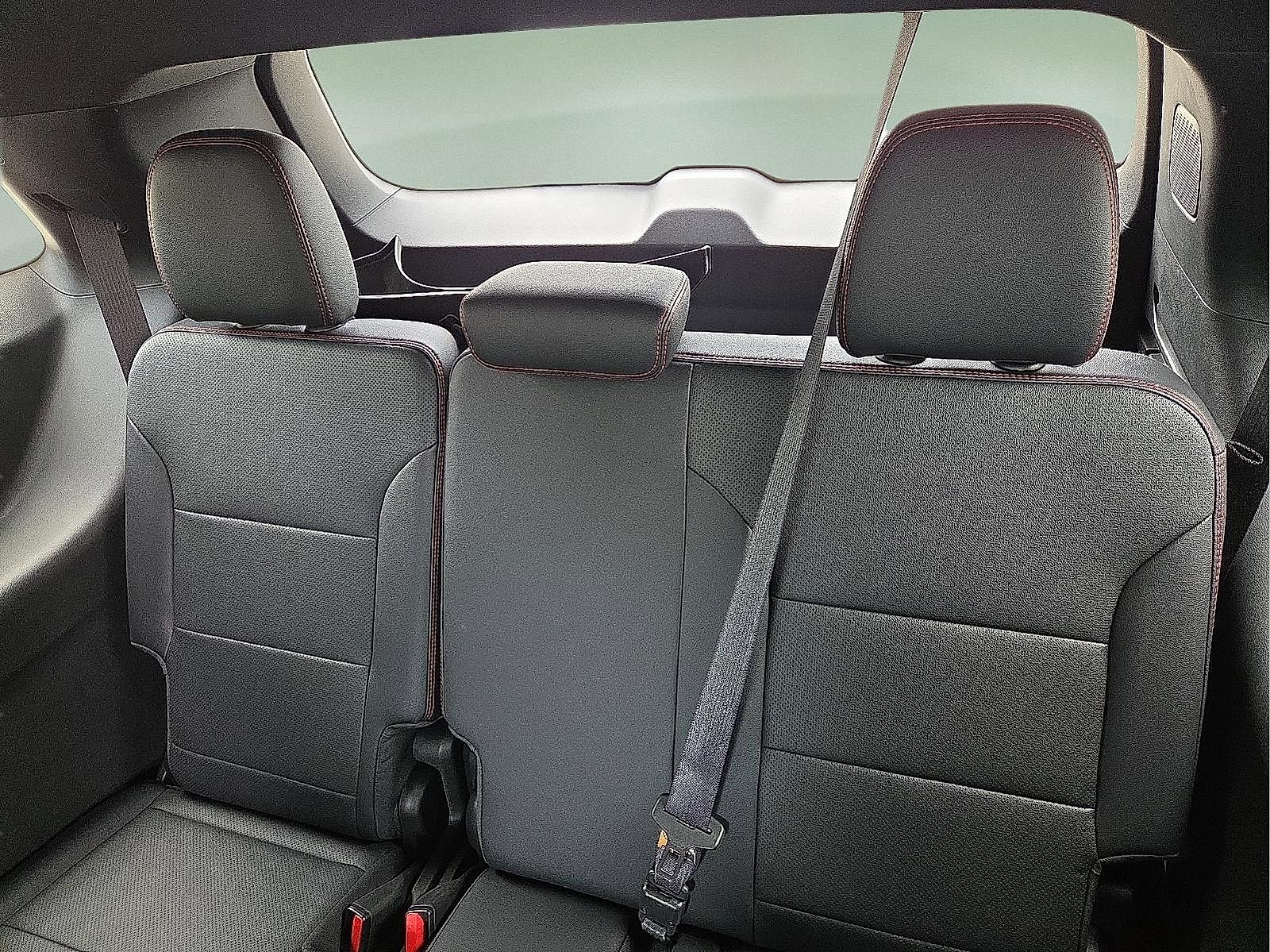 Used 2026 Chevrolet Traverse RS FWD image 11