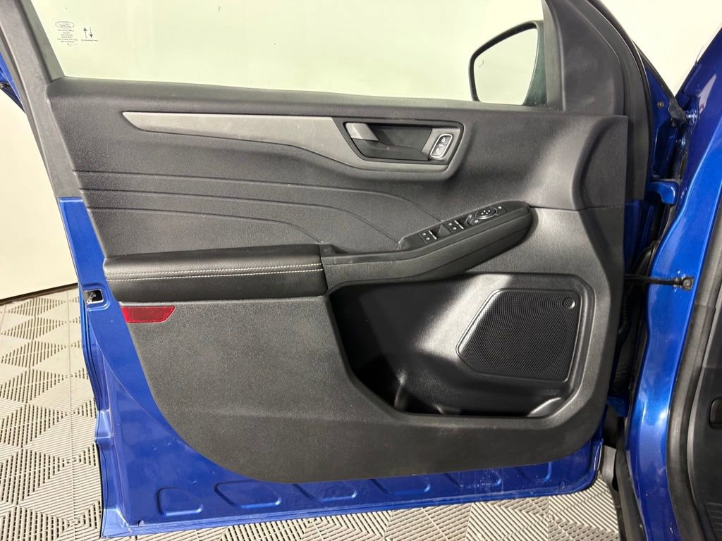 Used 2023 Ford Escape Active AWD/4WD image 16