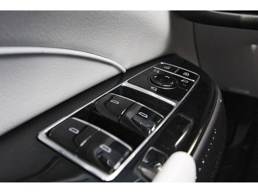 New 2026 Cadillac Lyriq Luxury AWD/4WD image 15