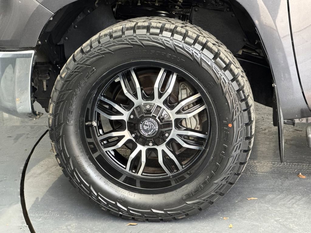 Used 2017 Toyota Tundra SR5 w/ SR5 Upgrade Package image 22