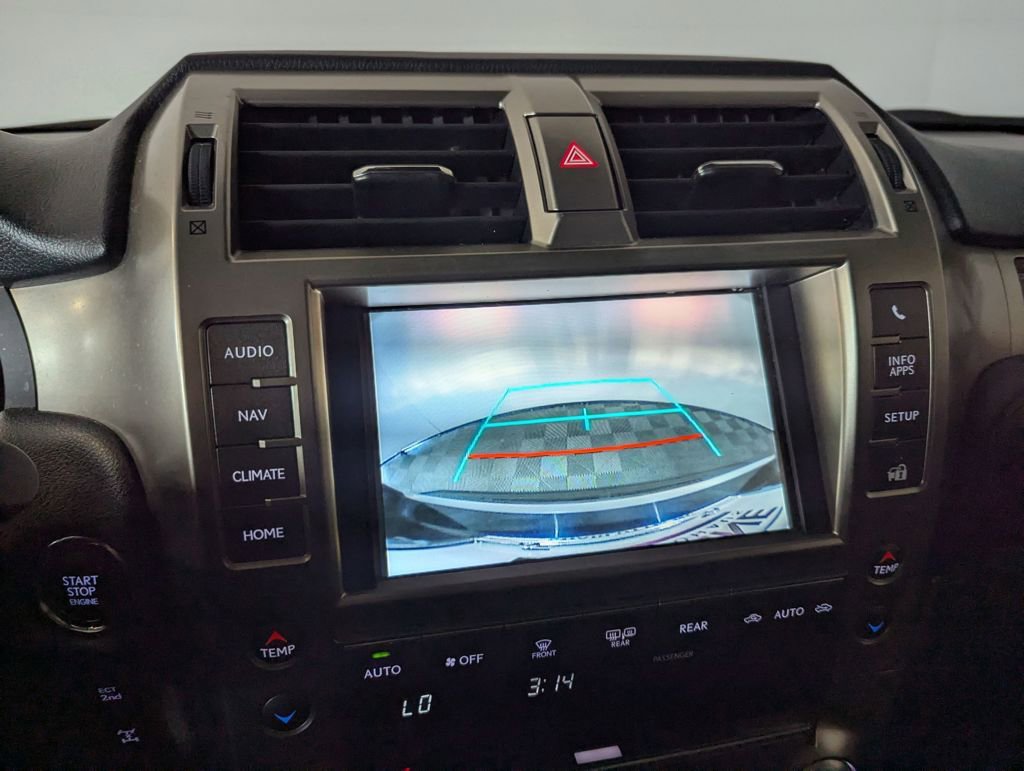 Used 2020 Lexus GX 460 Premium w/ Premium Package image 9