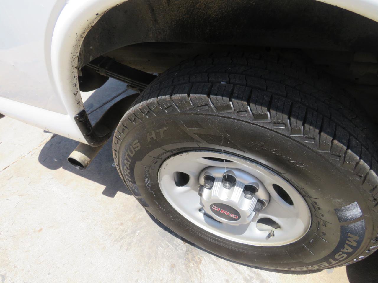 Used 2015 GMC Savana 2500 image 24